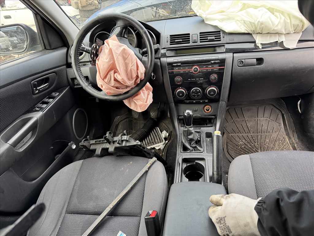 Mazda 3 (BK) 1.6i bontott alkatrészei 3. kép