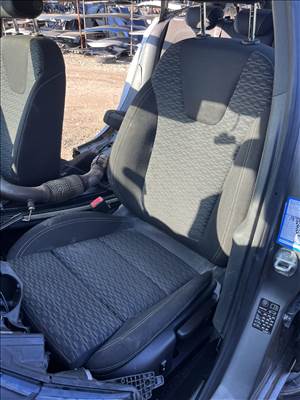 Opel Astra K bal első ülés 