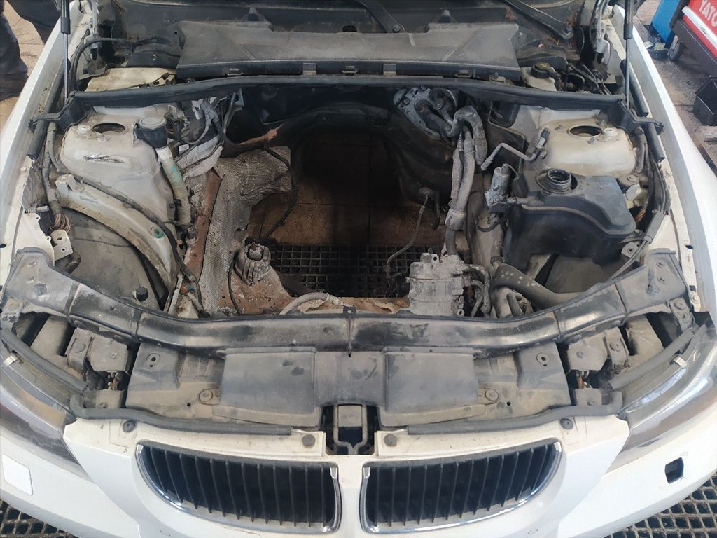 BMW 3 Touring (E91) 320 d - Bontódik! 13. kép