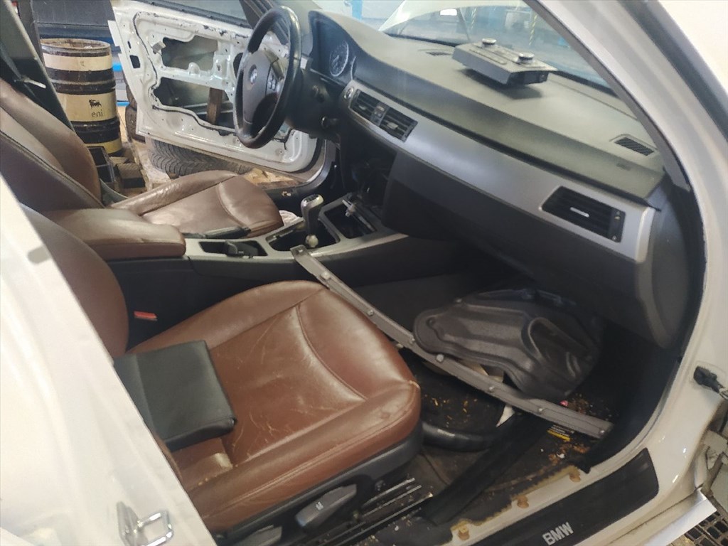 BMW 3 Touring (E91) 320 d - Bontódik! 26. kép