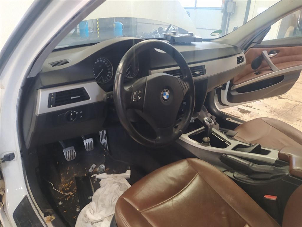BMW 3 Touring (E91) 320 d - Bontódik! 27. kép