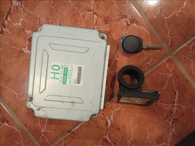 Suzuki Wagon R+ motorvezérlő 33920-84E0 m13amt2wd