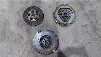 Iveco DAILY 06- 3.0 Kuplung kéttömegű lendkerék szerkezet tárcsa 0423