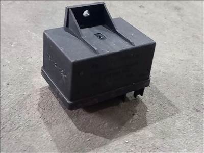 Alfa Romeo sku147 156 sku159 BRERA Citroen C5 C6 98- Izzítórelé relé 8001