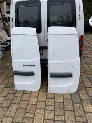 Dacia Dokker Jobb hátsó szárnyas ajtó kis ajtó 