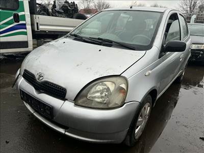 Toyota Yaris 1.0 -1SZ-  bontott alkatrészei