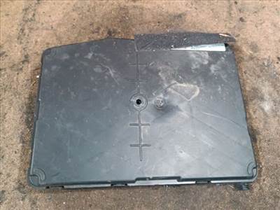 Renault Mégane II Biztosítéktábla Motortér *144690* 8200412548 8200478051