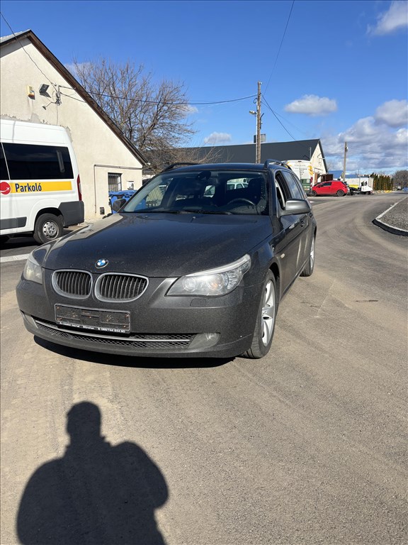 BMW 5-ös sorozat (E60/E61) bontott alkatrészei 2. kép