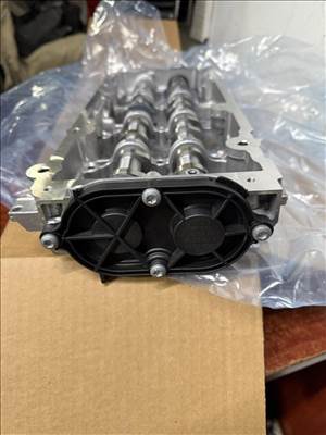 Vw Crafter 2.0CR TDI vezérműtengely 04l109071e 04l103044ag