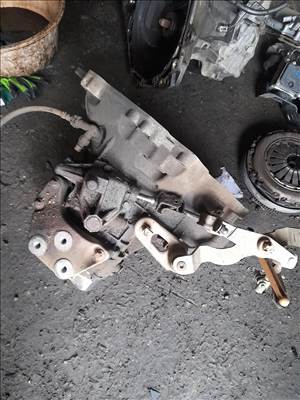 Opel corsa d 1.3 cdti váltó