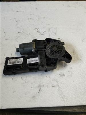 Renault Mégane III 1.5 dCi 1.5 110 FAP Bal első ablakemelő motor  807315510r