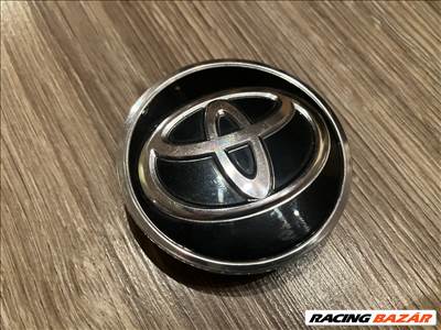 Toyota gyári felniközép felnikupak