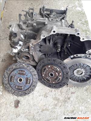 Kia Carens (FC) 2.0 CRDi sebességváltó 