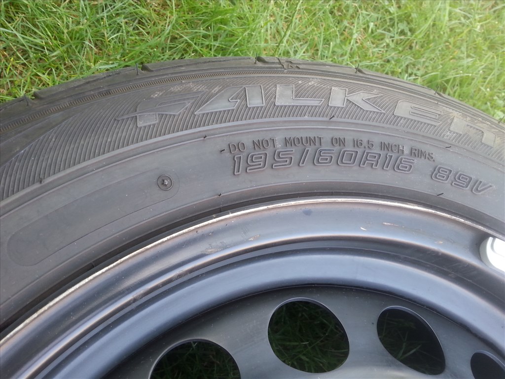  4x108 gyári Citroen/Peugeot lemezfelni, rajta 195/60R16 Falken nyári gumi 6. kép
