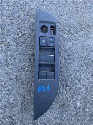 Toyota Corolla (E210) ablakemelő kapcsoló