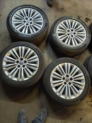 Opel Astra J 5x105-as 7x17" újszerű (gyári) alufelni 215/50 használt Continental nyári gumi sxx2