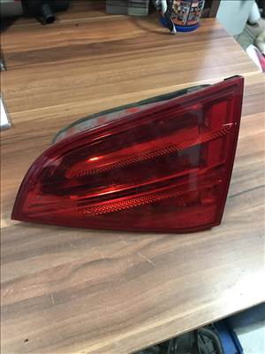 Audi A4 (B8 - 8K) Avant - jobb hátsó belső lámpa 
