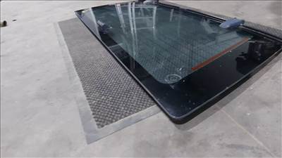 Nissan Terrano WD21 87- Csomagtérajtó hátsó szélvédő üveg ablak 0073