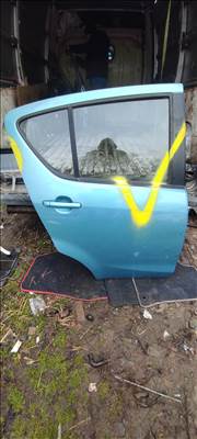 Suzuki Splash Jobb hátsó ajtó 