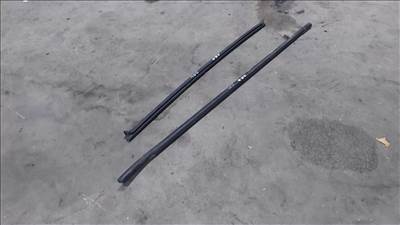 KIA Cee’d Ceed 12- Jobb első ajtó üveg alsó gumikéder tömités 0343