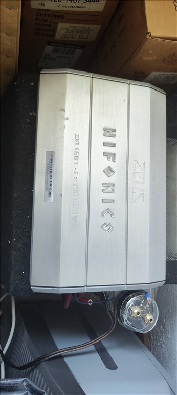 Hifonics ZXi 1501 erősítő + melyláda 2. kép