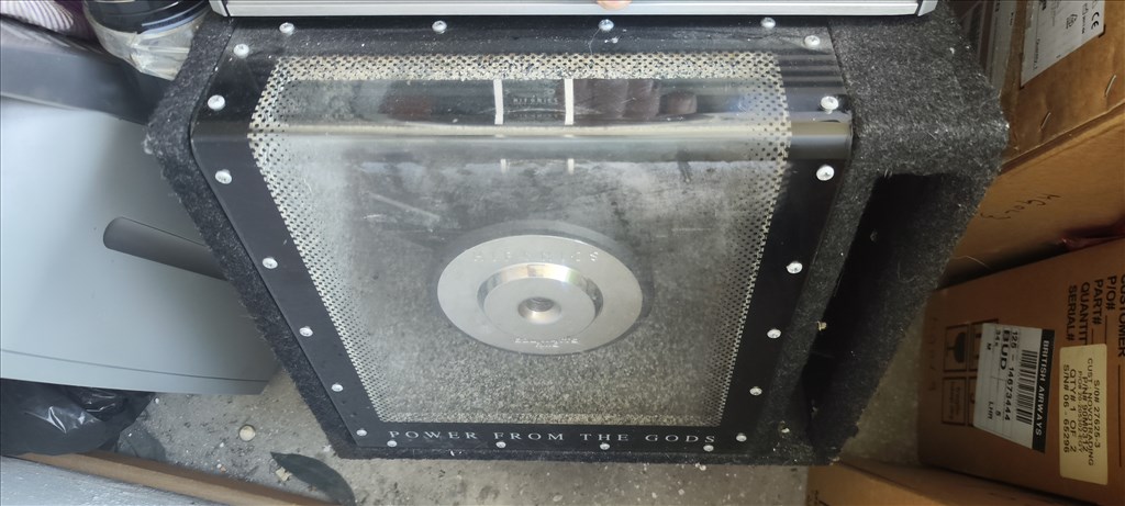 Hifonics ZXi 1501 erősítő + melyláda 3. kép