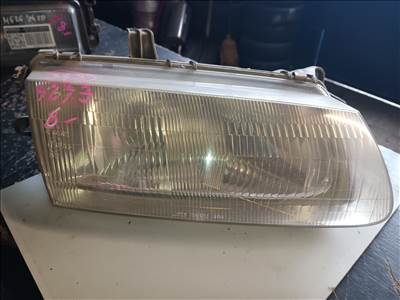 Mazda 323 (BA) Jobb fényszóró  koito11061700