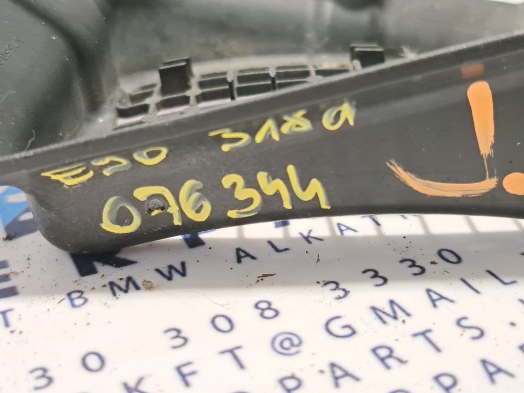 BMW E81 E87 E82 E88 E90 E91 E92 E93 E84 X1 jobb elsõ levélrács lefolyó rács 4. kép