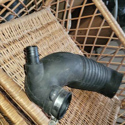 Audi A4 (B5 - 8D), Skoda Felicia turbo cső 8e0129613