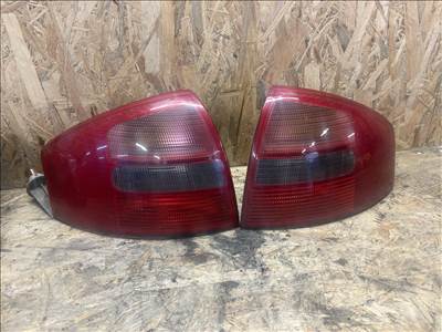 Audi A6 (C5 - 4B) Sedan hátsó lámpa 