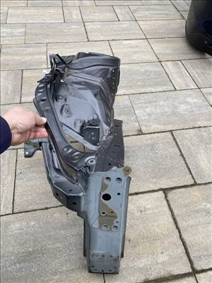 Toyota C-HR Chr negyed 