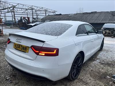 Audi A5 (8T) Sline jobb hátsó negyed LY9C 