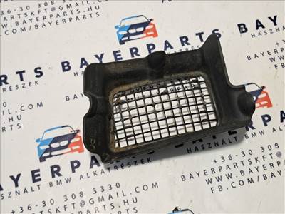 BMW E81 E87 E82 E88 E90 E91 E92 E93 E84 X1 jobb első levélrács lefolyó rács