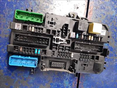 Opel Astra H Biztosítéktábla / Relé Tábla