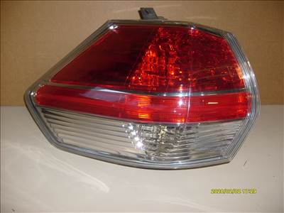  NISSAN X-TRAIL T32 BAL HÁTSÓ LÁMPA ELADÓ!