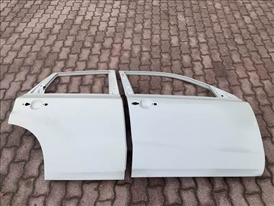 Suzuki Vitara (2015-től) Jobb oldali ajtók