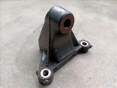 Renault TRAFIC Opel VIVARO 06 Bölcső alsó billenésgátló tartó bak 5597