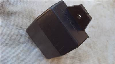 Lada 2104-2105- Niva irányjelző relé 5 lábú