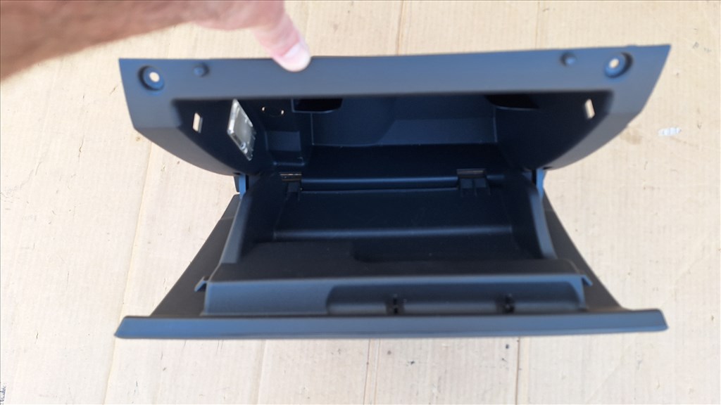 Opel Meriva A kesztyűtartó 2. kép