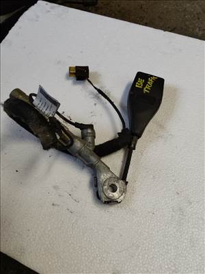 Renault Trafic II Bal övcsatt