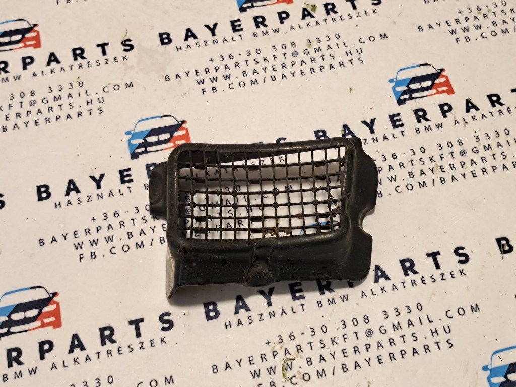 BMW E81 E87 E82 E88 E90 E91 E92 E93 E84 X1 bal elsõ levélrács lefolyó rács 2. kép