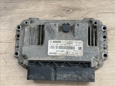 Opel Zafira B motorvezérlő  55586121 0261s07735