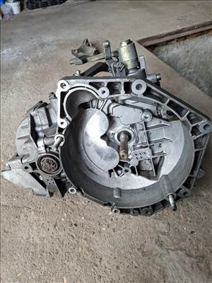 Alfa Romeo 159 Sportwagon 1.9 JTDM 16V Mechanikus váltó  55192042