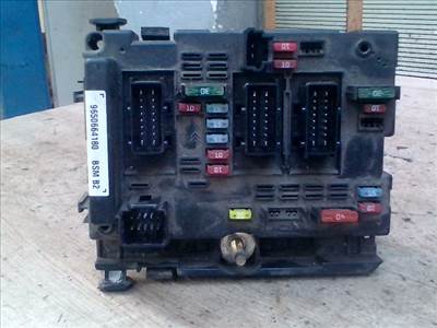 PEUGEOT 206 Biztosítéktábla BCM BSI BSM SAM GEM modul Motortér