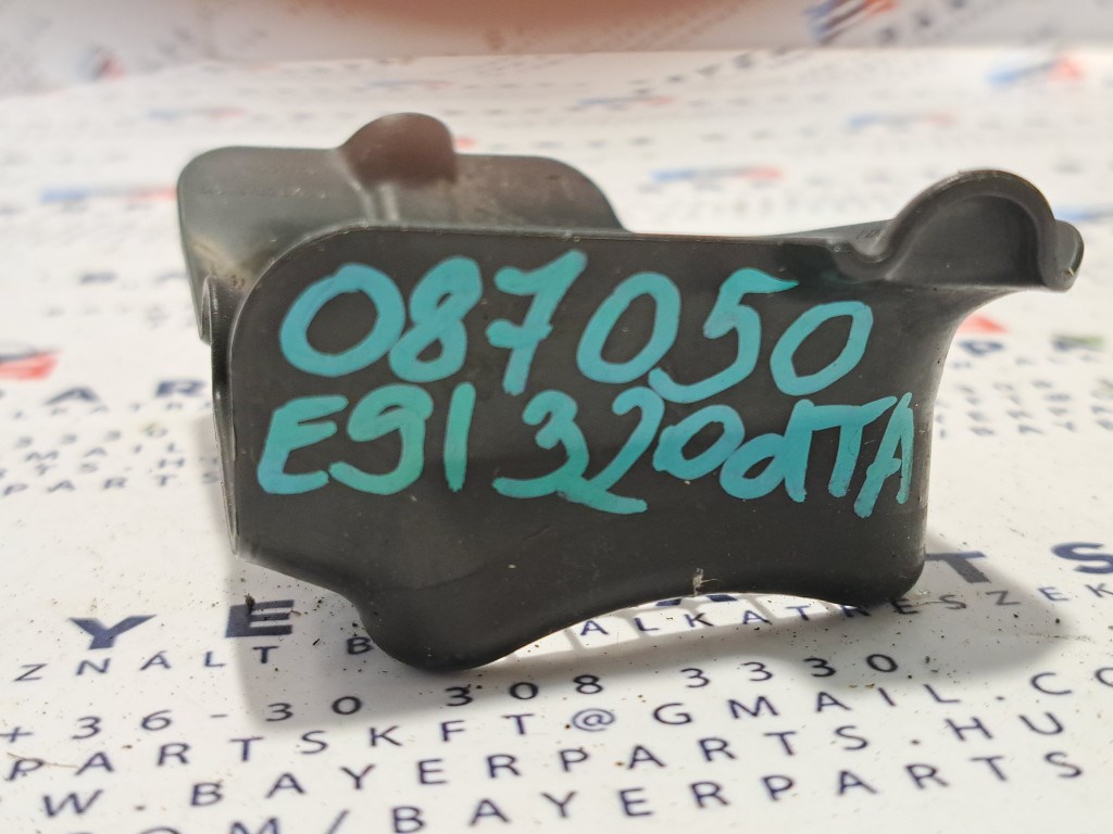 BMW E81 E87 E82 E88 E90 E91 E92 E93 E84 X1 bal elsõ levélrács lefolyó rács 4. kép