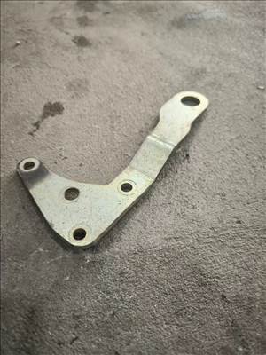 Iveco DAILY 06- Blokk motorkiemelő kiemelő emelő fém konzol tartó 4839