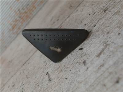 FORD FOCUS 98-04 Csomagtérajtó nyitó kapcsoló