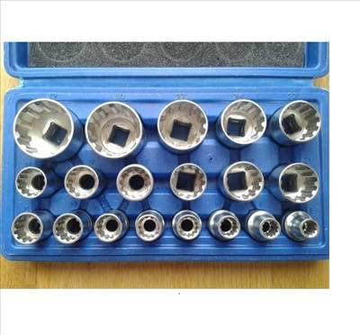 12 lapú dugókulcs készlet 19 részes