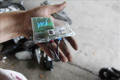 BMW 5-ös sorozat F10/F11 tető antenna 9226896