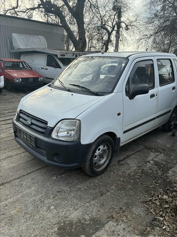 Suzuki Wagon R+ bontott alkatrészei 2. kép